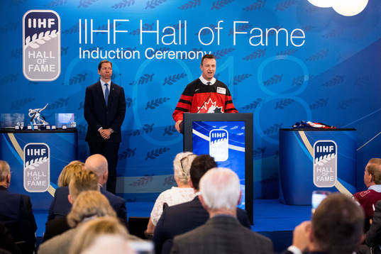 Rob Blake blir invald till IIHF Hall of Fame