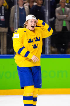 Sveriges Lias Andersson jublar