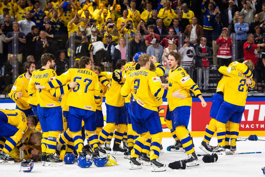 Sveriges spelare jublar