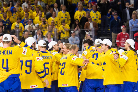 Sveriges spelare jublar