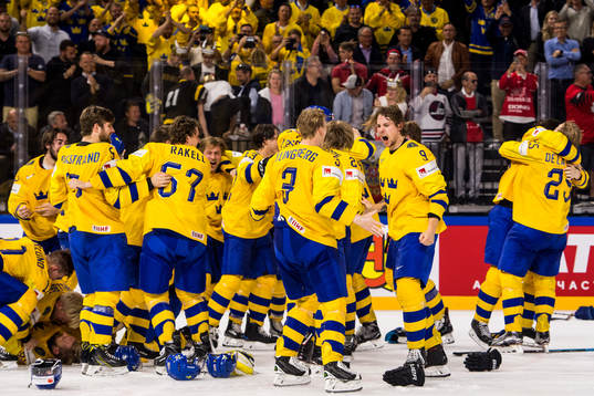 Sveriges Adrian Kempe (m) jublar