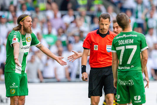 Hammarbys Björn Paulsen och Mats Solheim i samtal med