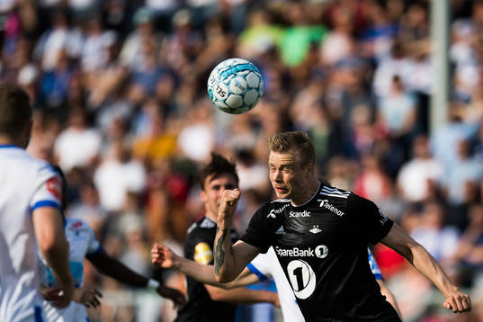 Alexander Søderlund of Rosenborg heads and scores the 0-2