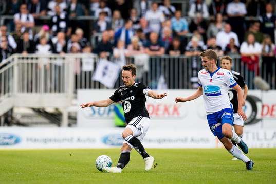 Mike Jensen of Rosenborg and Torbjørn Kallevåg of