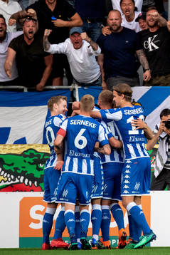 IFK Göteborgs Giorgi Kharaishvili jublar med lagkamrater