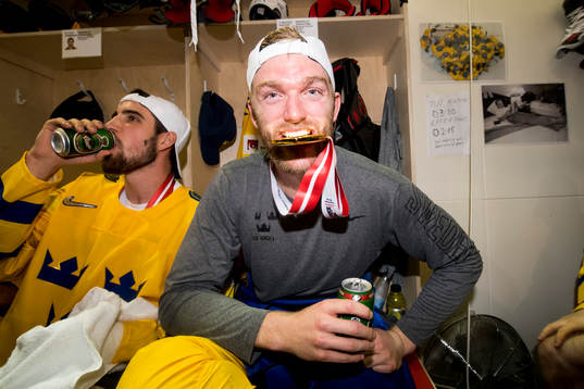 Sveriges Mattias Ekholm biter i medaljen i