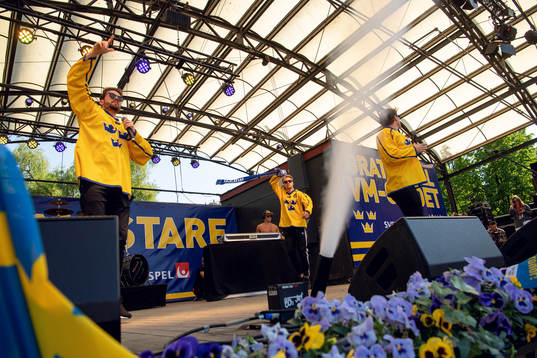 det vet du (band) firar VM-guldet i Kungsträdgården dagen