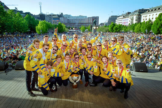 Bläddra bland fler bilder av Ishockey, ishockey-VM 2018, Sverige firar VM-guldet i Stockholm