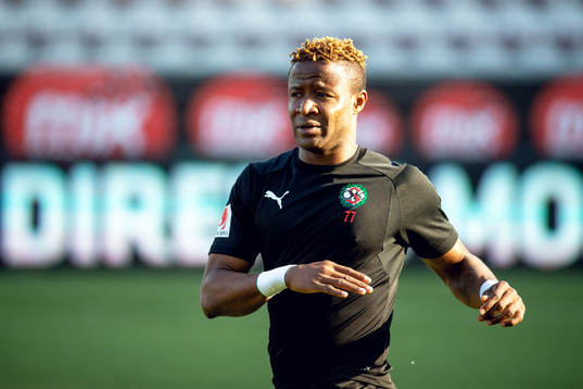 Örebros Kennedy Igboananike värmer upp