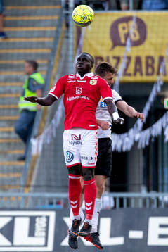 Kalmars Papa Alioune Diouf och Örebros Filip Rogic