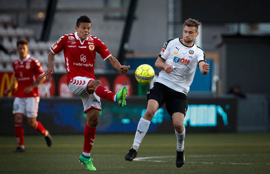 Kalmars Romário Pereira Sipião och Örebros Filip Rogic
