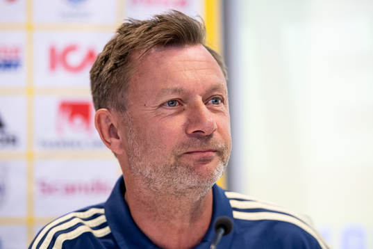 Damlandslagets förbundskapten Peter Gerhardsson