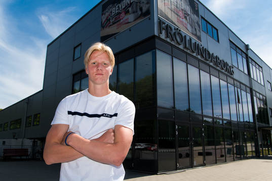 Bläddra bland fler bilder av Ishockey, Pressträff med Rasmus Dahlin