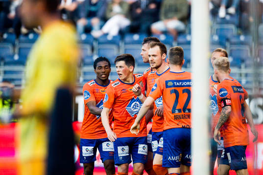 The players of Aalesund celebrate 0-1