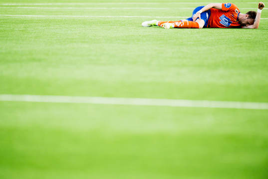Aron Elís Thrándarson of Aalesund with an injury