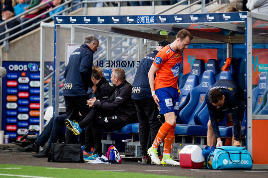 Aron Elís Thrándarson of Aalesund with an injury