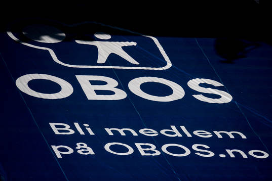 A board with "OBOS"