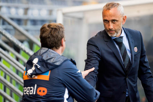 Bjarne Berntsen, head coach of Viking, and Lars Bohinen,