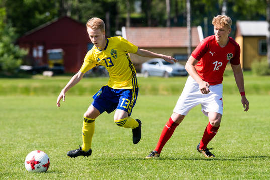 Österrikes Marcel Tanzmyar och Sveriges David Edvardsson i