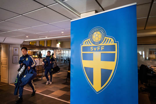 Sveriges spelare och en vepa för Svff på hotellet