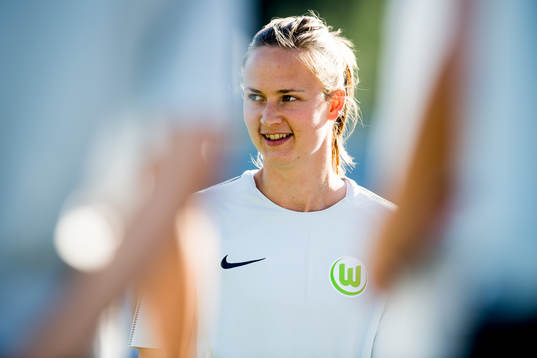Bläddra bland fler bilder av Football, UEFA Women's Champions League, Wolfsburg training