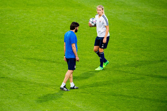 Ada Hegerberg and Reynald Pedros, head coach of Lyon