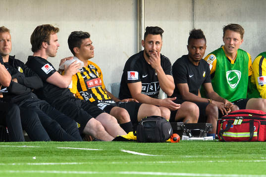 Häckens Paulinho på bänken