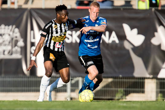 Landskronas Karim Sadat och Halmstads Peter Larsson