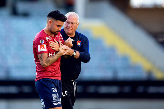 Örgrytes Diego Montiel tvingas utgå