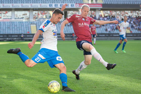 Bläddra bland fler bilder av Fotboll, Superettan, Örgryte - Värnamo