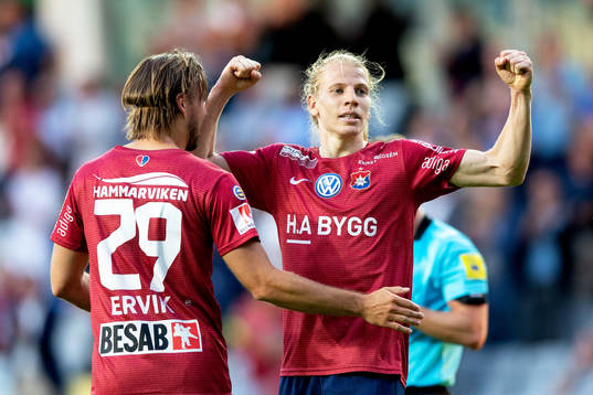 Örgrytes Gustav Ludwigson jublar