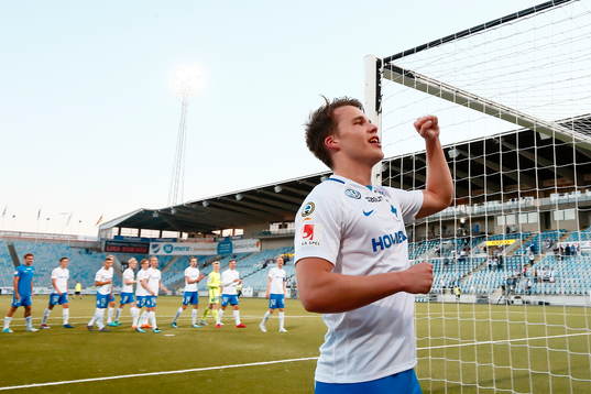 Norrköpings Simon Skrabb  jublar
