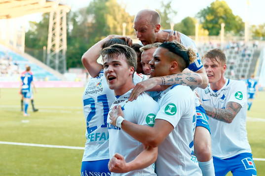 Norrköpings Simon Skrabb  jublar