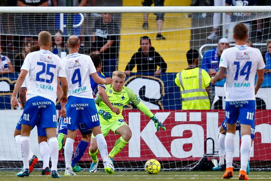 Norrköpings målvakt Isak Pettersson