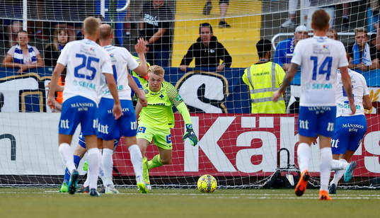 Norrköpings målvakt Isak Pettersson