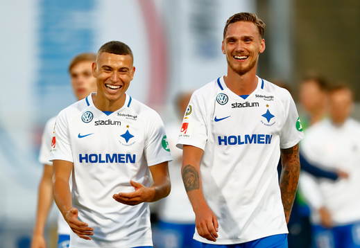 Norrköpings Jordan Larsson  och Linus Wahlqvist jublar