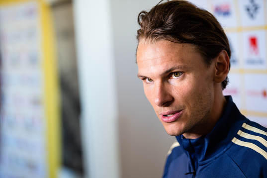 Albin Ekdal i Mixed zone