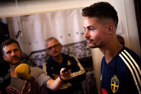 Mikael Lustig i mixed zone