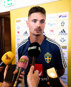 Mikael Lustig i mixed zone