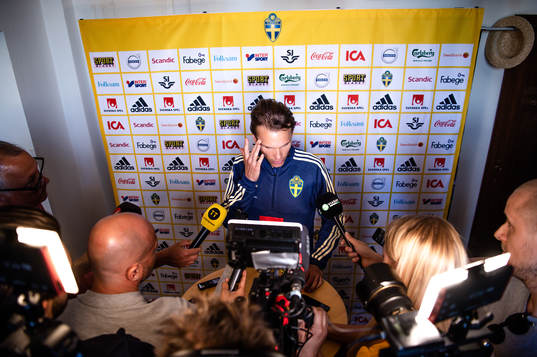 Albin Ekdal i mixed zone