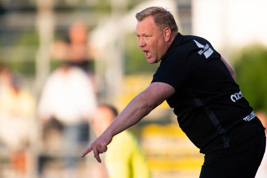 Trelleborgs tränare Patrick Winqvist agerar