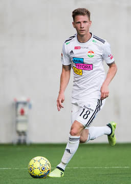 Dalkurds Johan Bertilsson med bollen