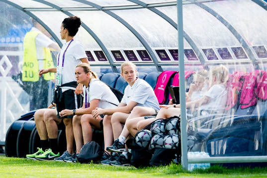 Kristine Minde of Wolfsburg at the bench