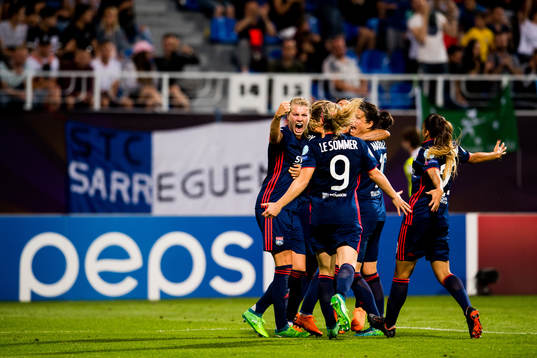 Ada Hegerberg celebrates with Eugénie Le Sommer and