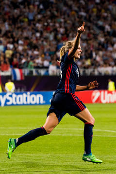 Ada Hegerberg of Lyon celebrates