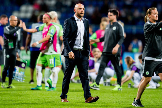 Stephan Lerch, head coach of Wolfsburg, and Kristine Minde