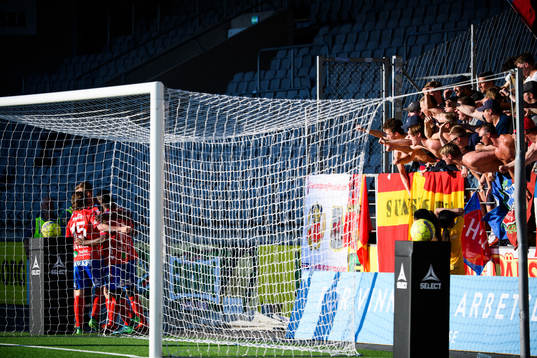 Helsingborgs supportrar jublar