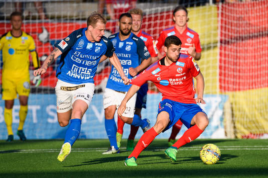 Helsingborgs Mattias Almeida Sundell och Norrbys Nicklas