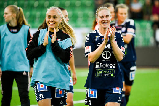Linköpings Alva Selerud och Natasha Dowie jublar