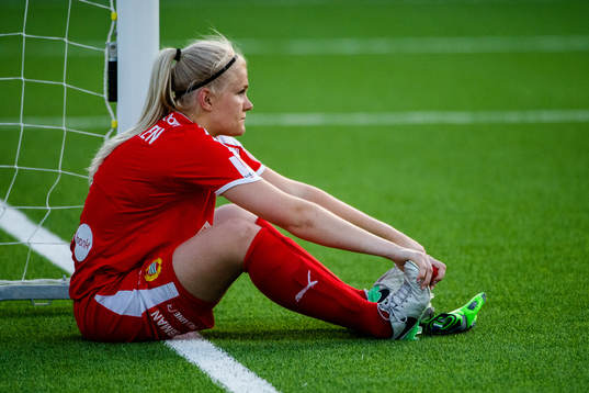 Hammarbys målvakt Emma Holmgren deppar